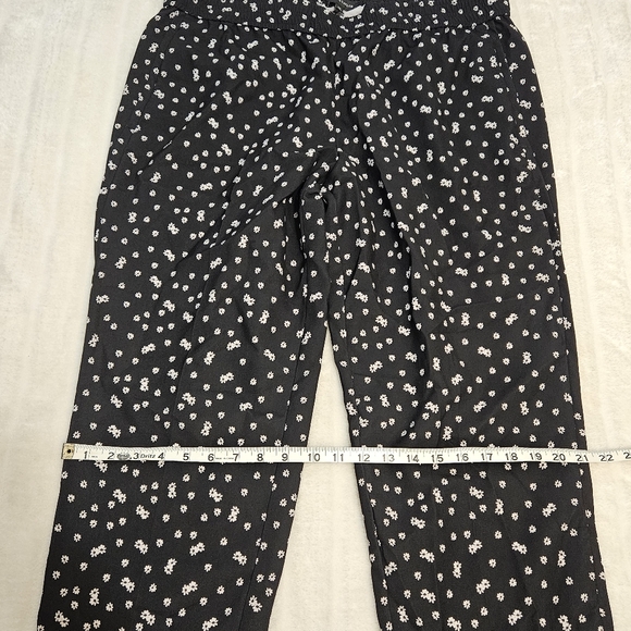 BOGO Free🦋 Lord & Taylor Floral Print Pull On Pants - Picture 13 of 16